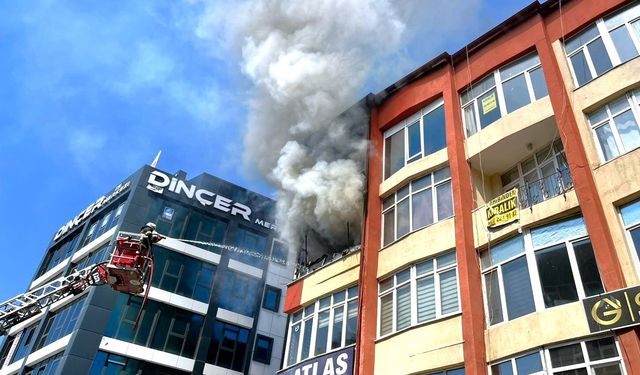 Aksaray'da iş merkezinde korkutan yangın