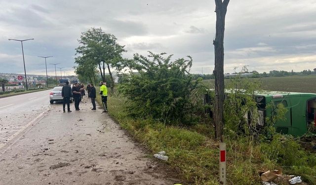 Çanakkale'de tur otobüsü devrildi: 46 yaralı