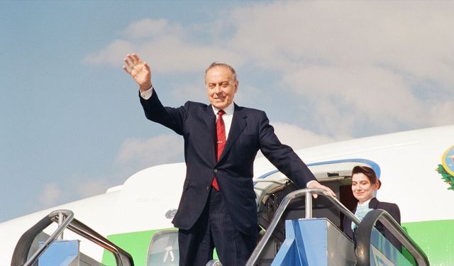 Haydar Aliyev anılıyor