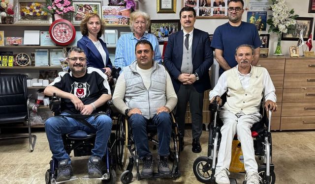 Nallıhan Kaymakamı engellileri ziyaret etti