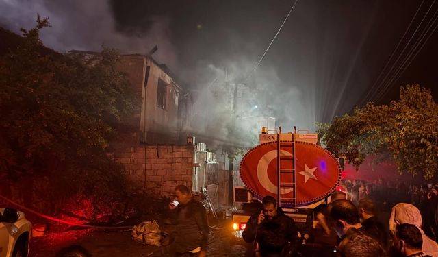 Aydın'da 2 katlı evde çıkan yangın kontrol altına alındı