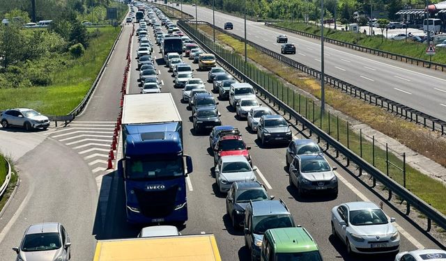 Bolu’da bayram sonrası trafik yoğunluğu