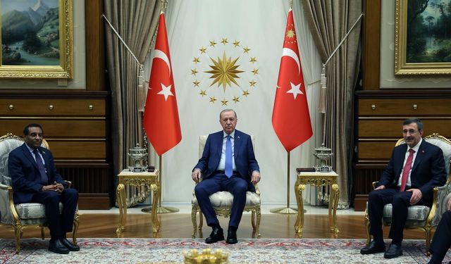 Cumhurbaşkanı Erdoğan, Sudan Başbakanını kabul etti