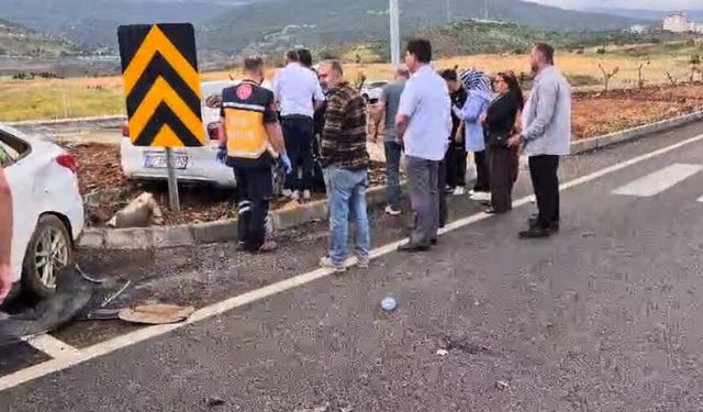 Gaziantep'te İki Otomobil Çarpıştı