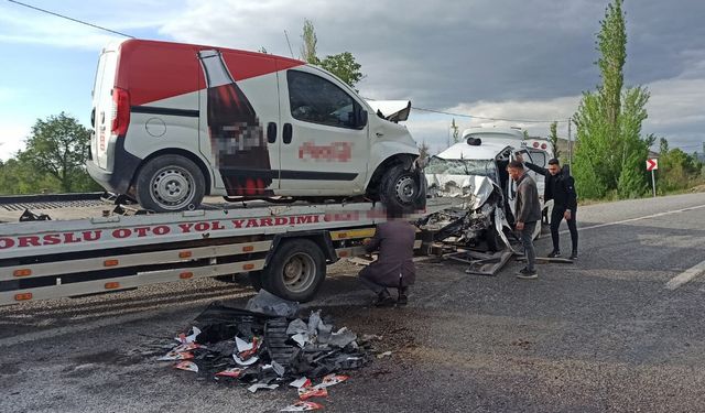 Kayseri'de hafif ticari araç kazası can aldı!