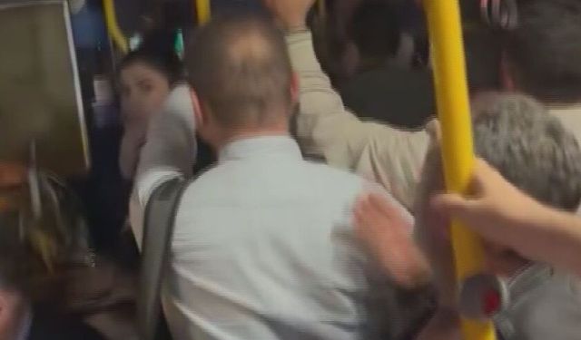 Motosiklet sürücüsü ve İETT otobüsü şoförü arasında tartışma