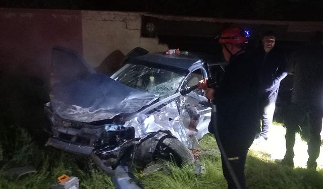 Muş'ta Otomobil Takla Attı