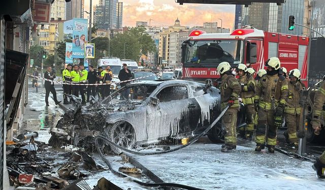 Şişli'de iş yerine giren otomobil  yangın çıkardı: 2 yaralı