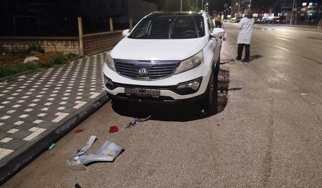 Sivas'ta Motosiklet Park Halindeki Cipe Çarptı