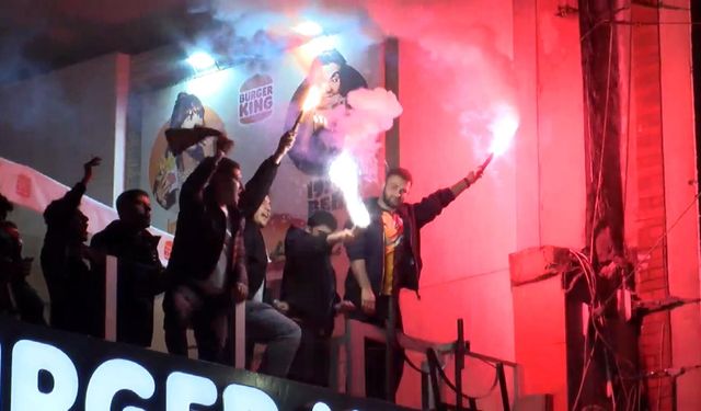 Taksim Meydanı'nda Şampiyonluk Kutlamasında Kavga
