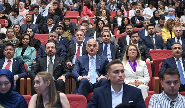 'Türkçe, Tarihle Yaşıt Medeniyet Yürüyüşünün Sesidir'