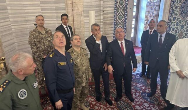 Bakan Yaşar Güler Bayram Namazını Selimiye Camisi’nde Kıldı