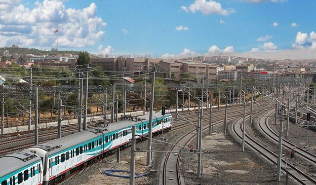 Cebeci Tren İstasyonu'nda olay: Başkentray seferlerinde aksama yaşanıyor!