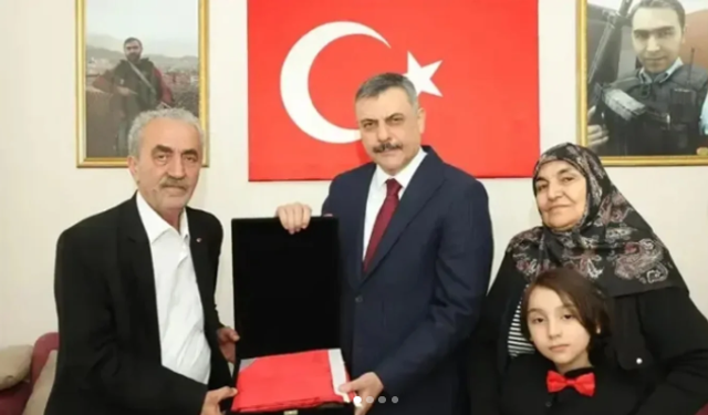 Bakan Çiftçi, Konya'da şehit Ali Teke'nin ailesini ziyaret etti