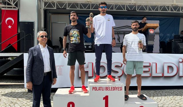 Gordion Yarı Maratonu’nda dereceye giren sporcular ödüllerini aldı