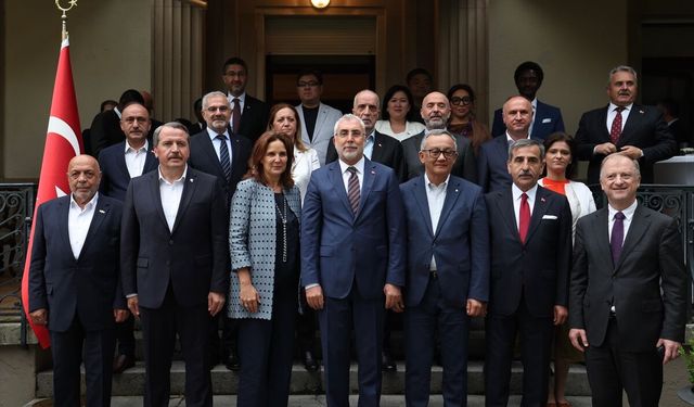 Bakan Işıkhan, işçi, işveren ve memur temsilcileriyle görüştü