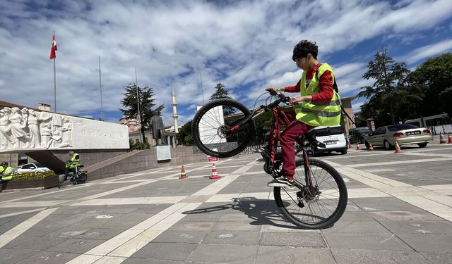 Eskişehir'de 13. Yeşilay Bisiklet Turu Gerçekleşti