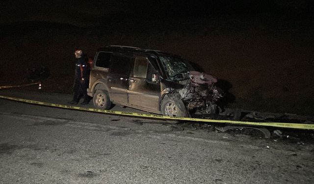 Sivas'ta feci kaza: 3 ölü, 2 yaralı