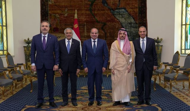 Bakan Fidan, Mısır Cumhurbaşkanı Sisi ile Görüştü