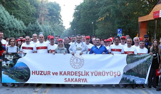 Bakan Tekin Sakarya'da Öğretmenlerle Ormanda Yürüdü