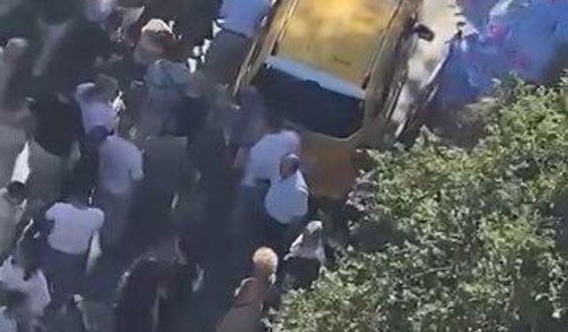 Bursa'da bir taksi avukata çarptı