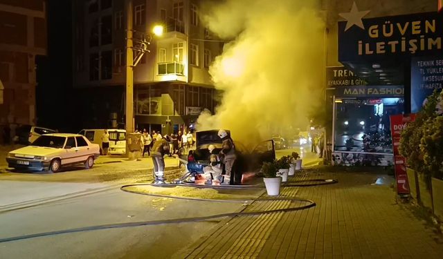 Bursa'da otomobili alevler sardı!