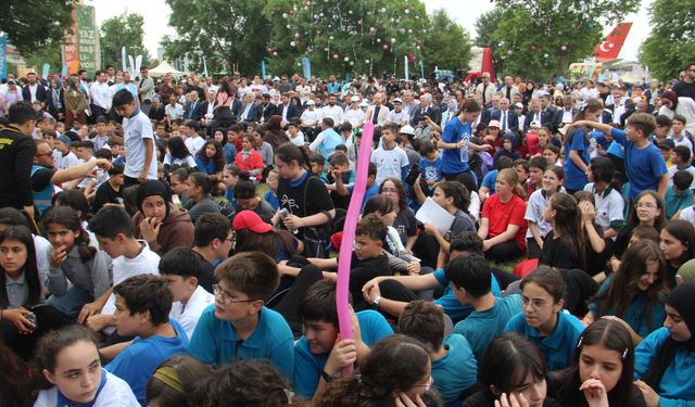 'Çocuklar Dijital Bağımlılığın Esiri Olmak Zorunda Değil'
