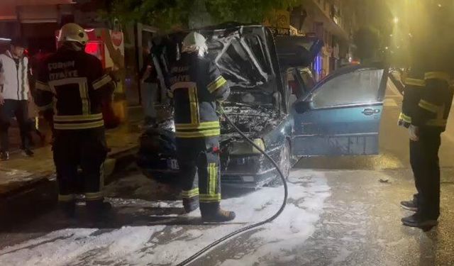 Çorum'da otomobili alevler sardı