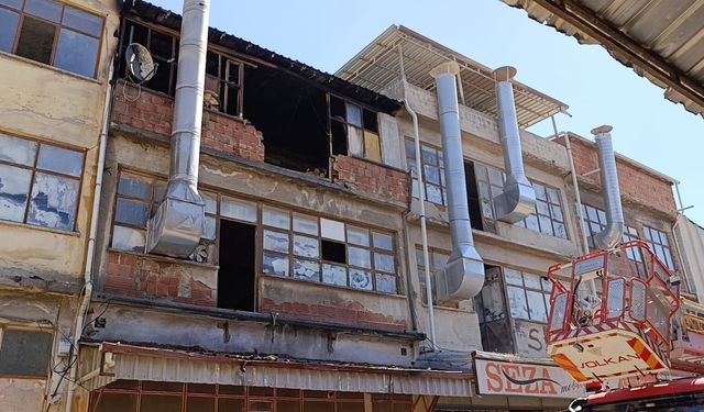 İnegöl'de mobilya imalathanesinde yangın