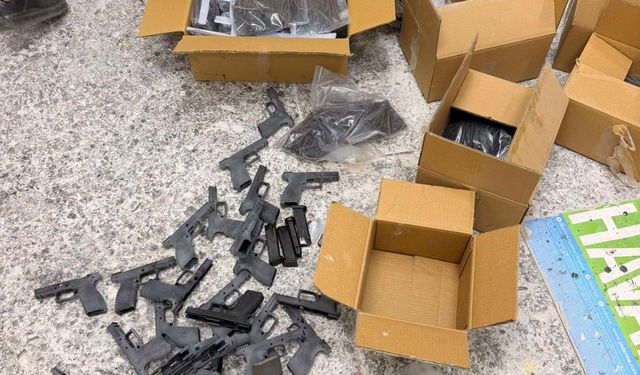 İzmir'de suç örgütlerine polis operasyonu: 10 tutuklama