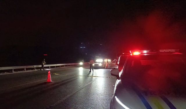 Önce TIR, ardından otomobilin çarptı!