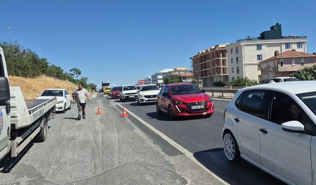 Otomobile çarpan motosikletli öldü