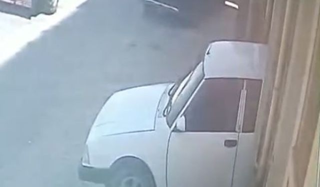 Tamir ettiği otomobilin altında kaldı