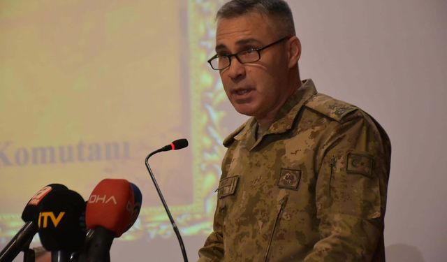 Türk Kara Kuvvetleri'nin 2235'inci yılı İzmir'de törenle kutlandı
