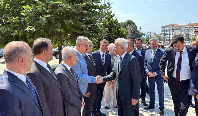 "10 gün maaşların yatmadığı zamanları biliriz"