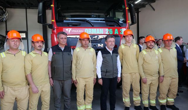 Bakan Yumaklı: Orman yangınlarına müdahale süresini 10 dakikaya düşürmeyi hedefliyoruz