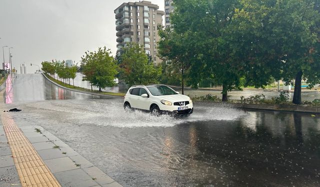 Başkentte sabah saatlerinde sağanak etkisi