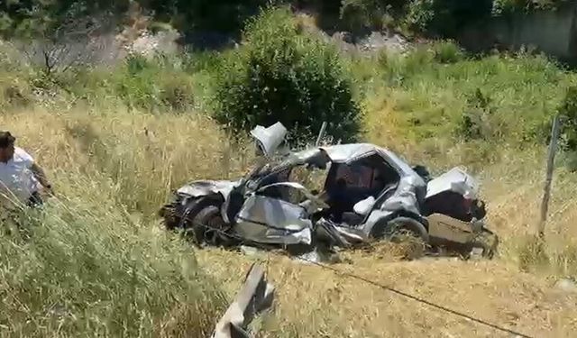 Bolu'da otoyolda otomobil şarampole devrildi: 1 ölü, 3 yaralı