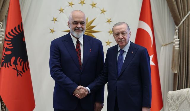 Cumhurbaşkanı Erdoğan Edi Rama ile bir araya geldi