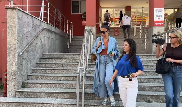 Deniz Akkaya kimden şikayetçi oldu?