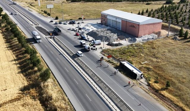 Eskişehir'de feci kaza: 24 yaralı