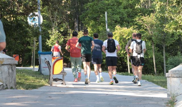 Fransa Cumhurbaşkanı, Seğmenler Parkı'nda koştu