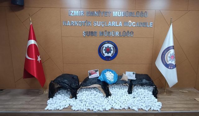 İzmir'de 196 bin 560 sentetik hap ele geçirildi