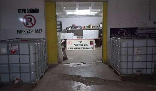 İzmir'de kaçak alkol ve tütün operasyonu: 14 yakalama