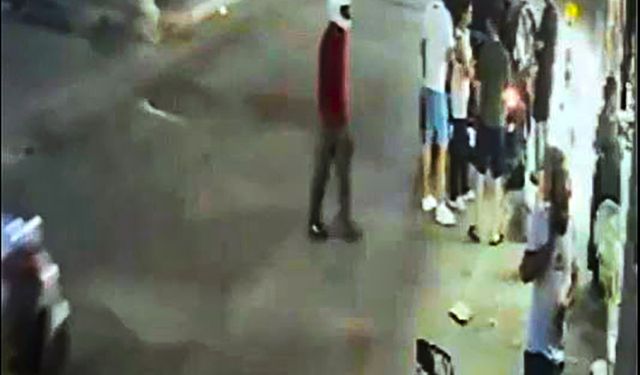 Kasklı Şüpheli İş Yerine Ateş Açtı: 1 Yaralı