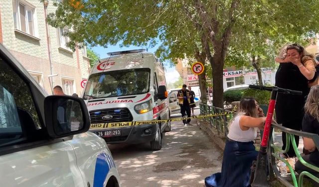 Korkulukları kırılan pencereden düşen yaşlı kadın hayatını kaybetti