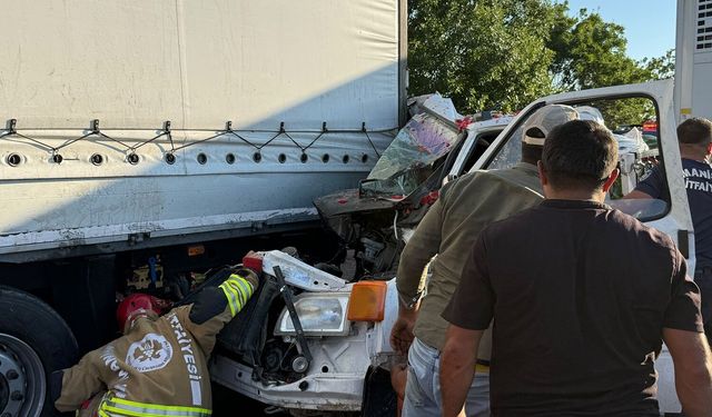 Manisa'da korkunç kaza: 1'i ağır 2 yaralı