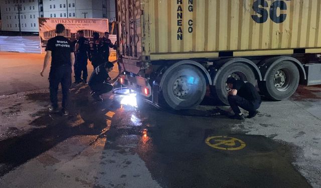 Yanan TIR’ı 10 kilometre itfaiyeye sürdü, facianın önüne geçti