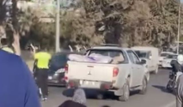 Yola fırlayan çocuk kamyonetin altında can verdi