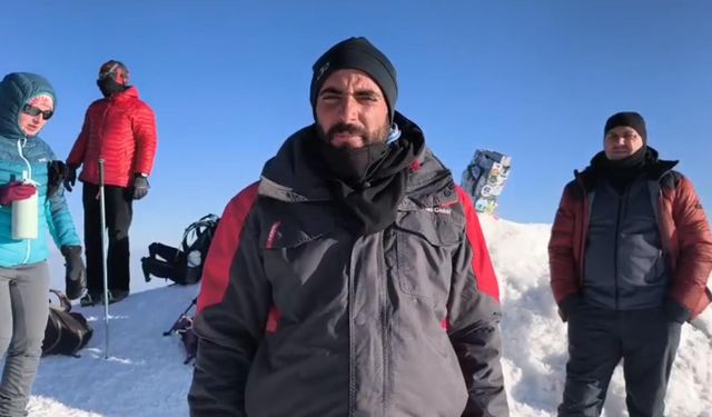 Ağrı Dağı'na 3 bini aşkın dağcı tırmandı